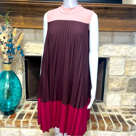 Alfani Sleeveless pleated color block swing dress - Picture 2 of 11